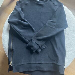 Varley black ribbed sweatshirt, size medium